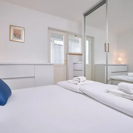 Appartement Andrea Mit Stadtblick